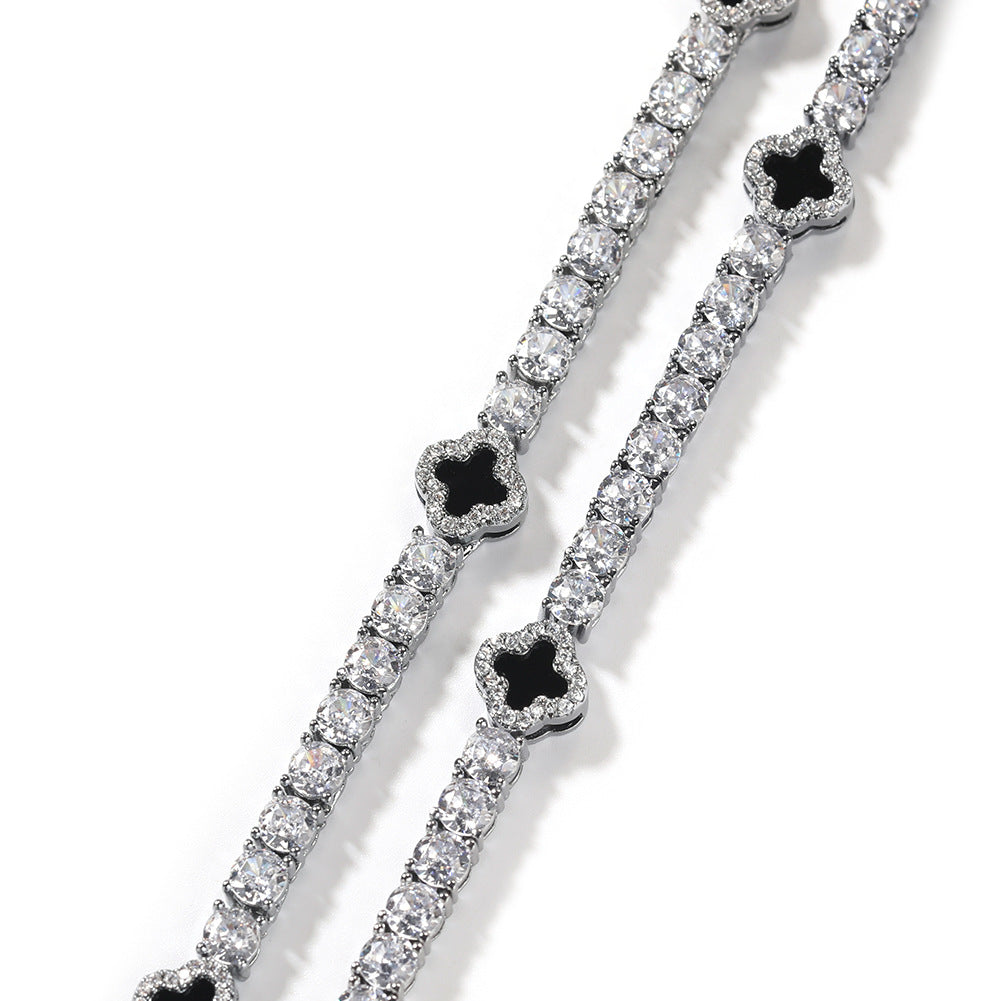 Lucky clover chain